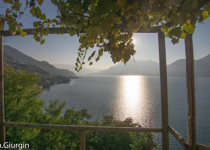 Haven Just Steps From Como, A Charming Newly-renovated Lejlighed *