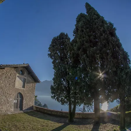Haven, Cosy A Few Steps From Lake, Newly-renovated! * Lecco