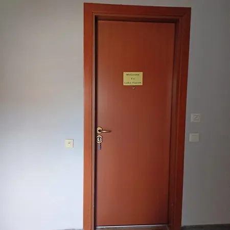 Haven, Cosy A Few Steps From Lake, Newly-renovated! Apartment