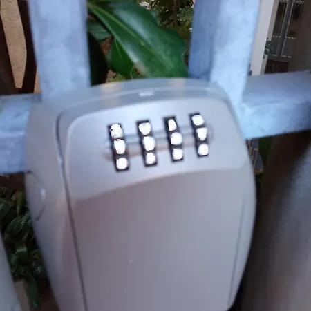 Haven, Cosy A Few Steps From Lake, Newly-renovated! Apartment