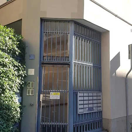 Apartment Haven, Cosy A Few Steps From Lake, Newly-renovated! Lecco