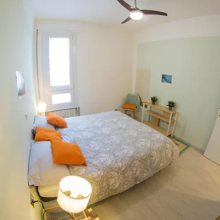 Haven Newly-renovated Near Lake, Ac, 10 Min Walk To Centre דירה לקו