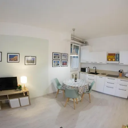 דירה Haven Newly-renovated Near Lake, Ac, 10 Min Walk To Centre *