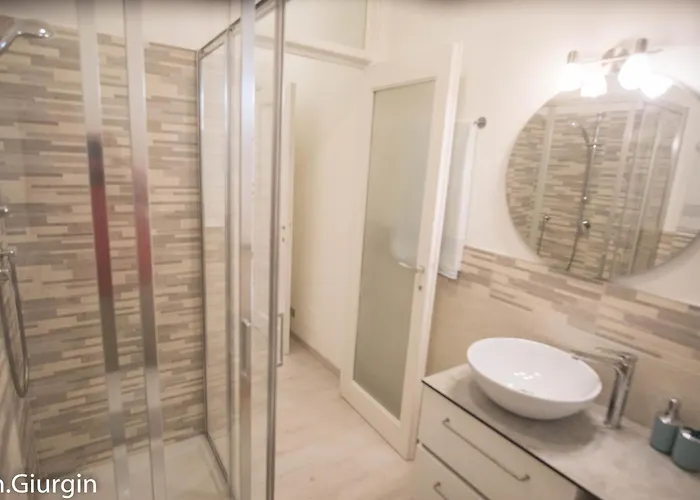 Haven, Cosy A Few Steps From Lake, Newly-renovated! Apartamento Lecco