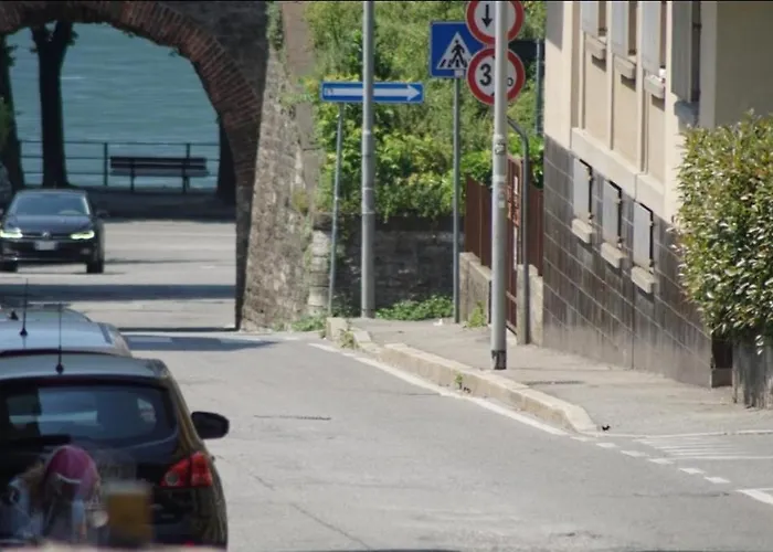 Haven, Cosy A Few Steps From Lake, Newly-renovated! Apartamento Lecco