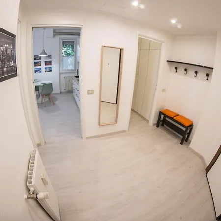 아파트 Haven Just Steps From Como, A Charming Newly-renovated