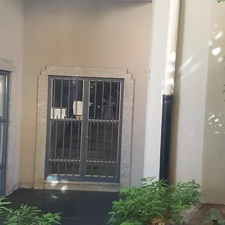 Haven, Cosy A Few Steps From Lake, Newly-renovated! Lecco