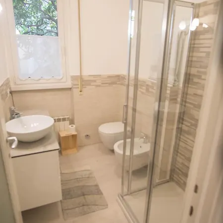 Haven Just Steps From Como, A Charming Newly-renovated Daire Lecco