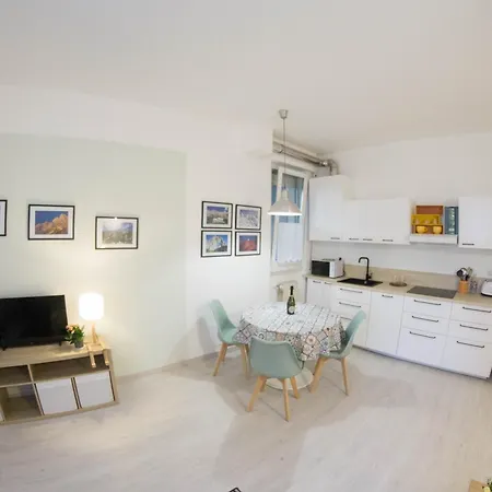 Apartmán Haven, Cosy A Few Steps From Lake, Newly-renovated! Lecco